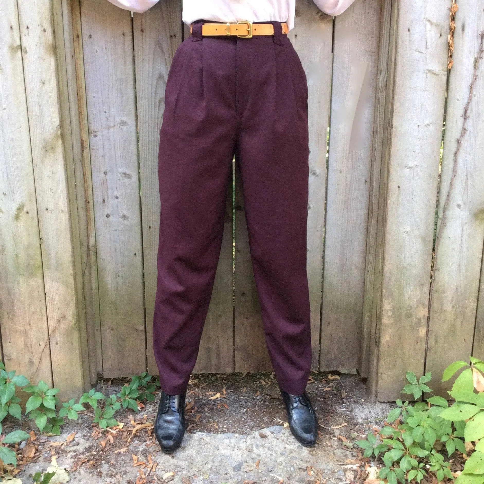 1980s High Waisted Pleated Burgundy Pants  S