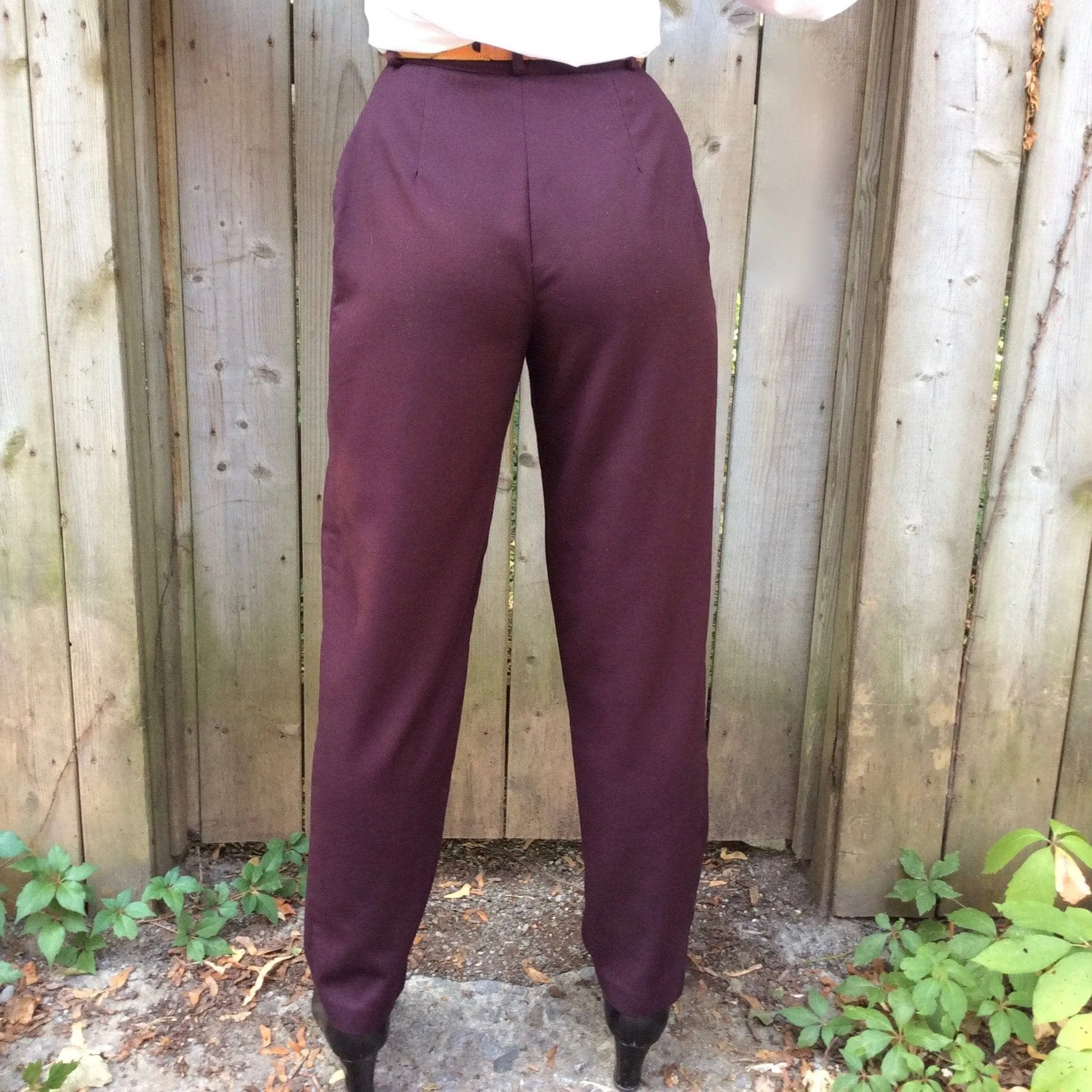 1980s High Waisted Pleated Burgundy Pants  S