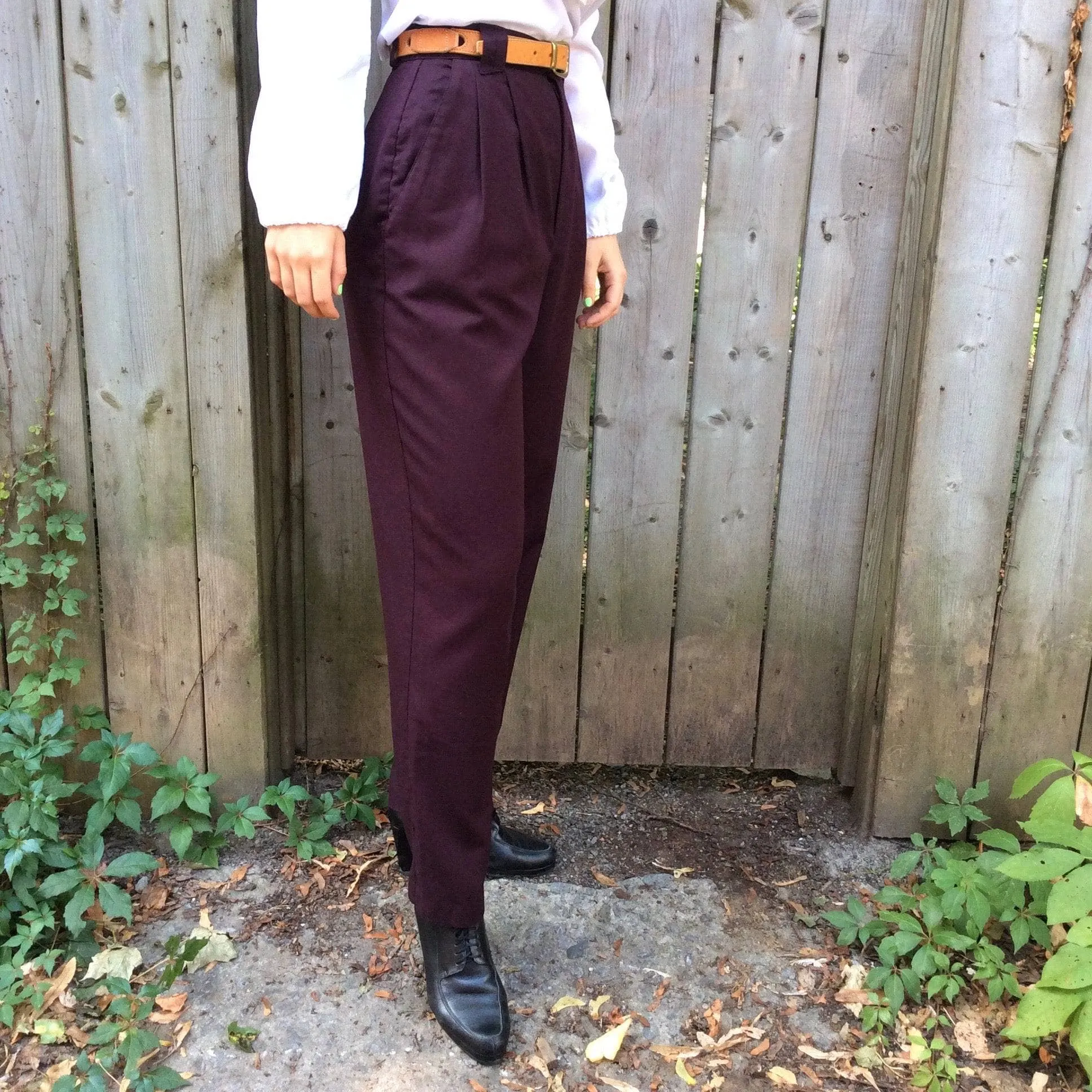 1980s High Waisted Pleated Burgundy Pants  S