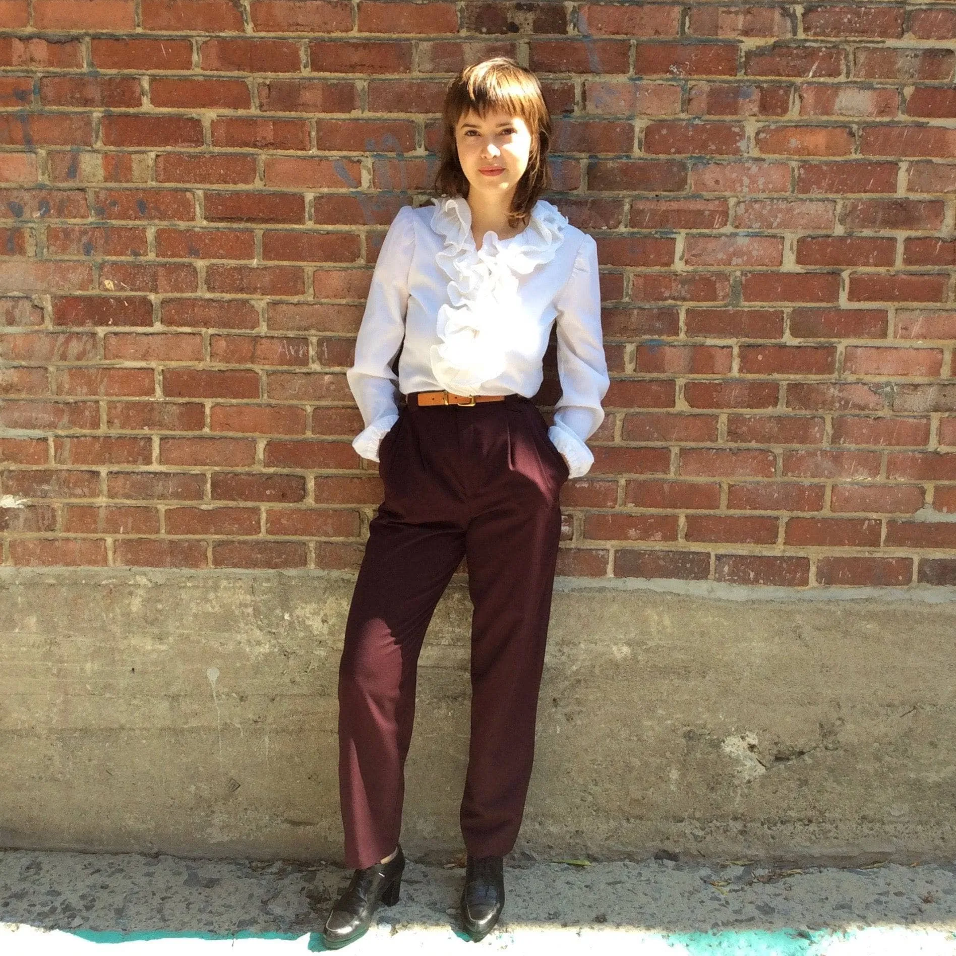 1980s High Waisted Pleated Burgundy Pants  S