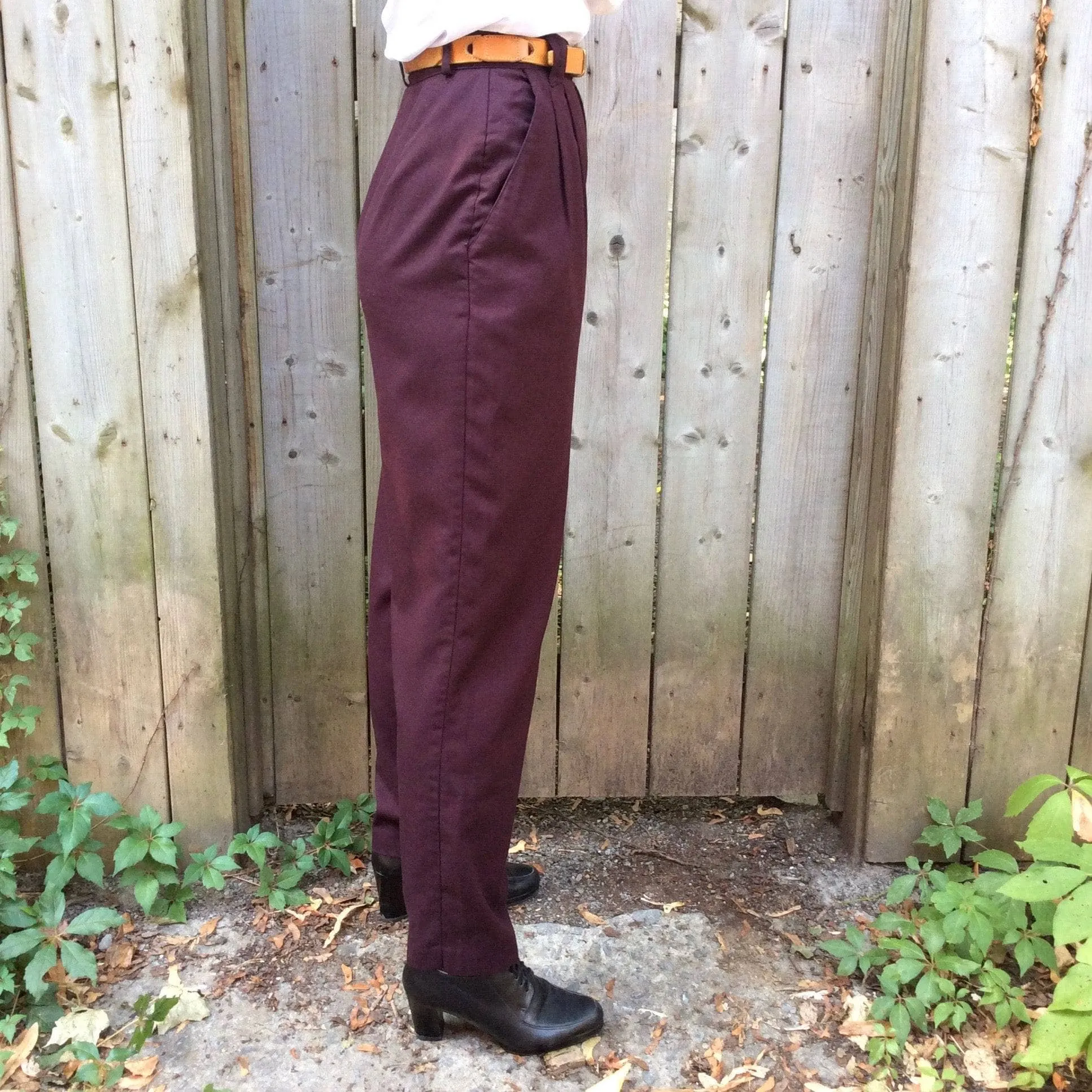 1980s High Waisted Pleated Burgundy Pants  S