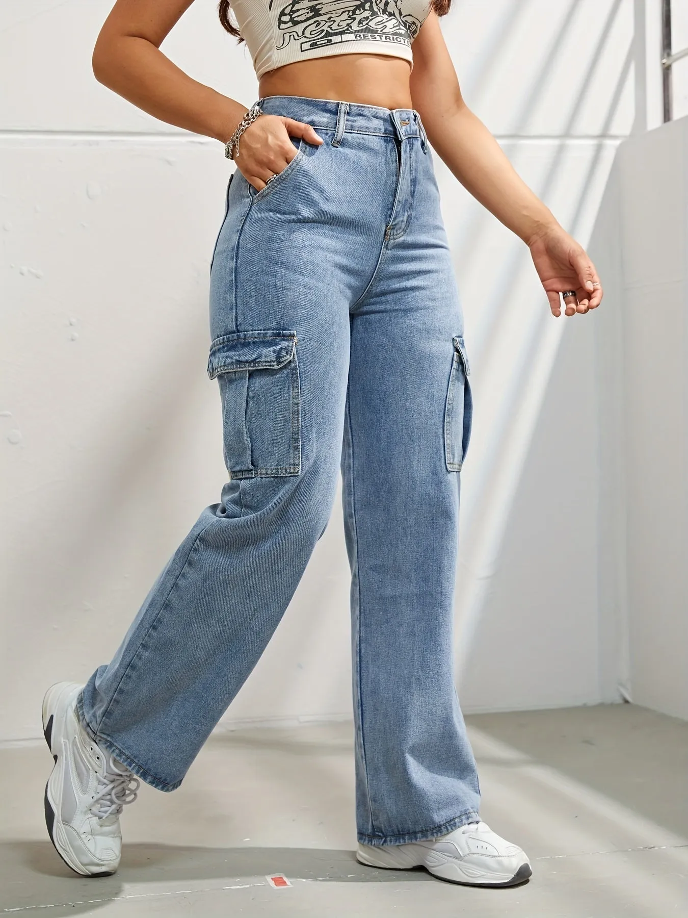 High-Waisted Y2K Kpop-Inspired Denim Cargo Jeans - Side Flap Pockets, Light Wash, Casual Slash Pockets, Comfortable Fabric, Stylish Design, Women's Fashionable Clothing for Everyday Wear