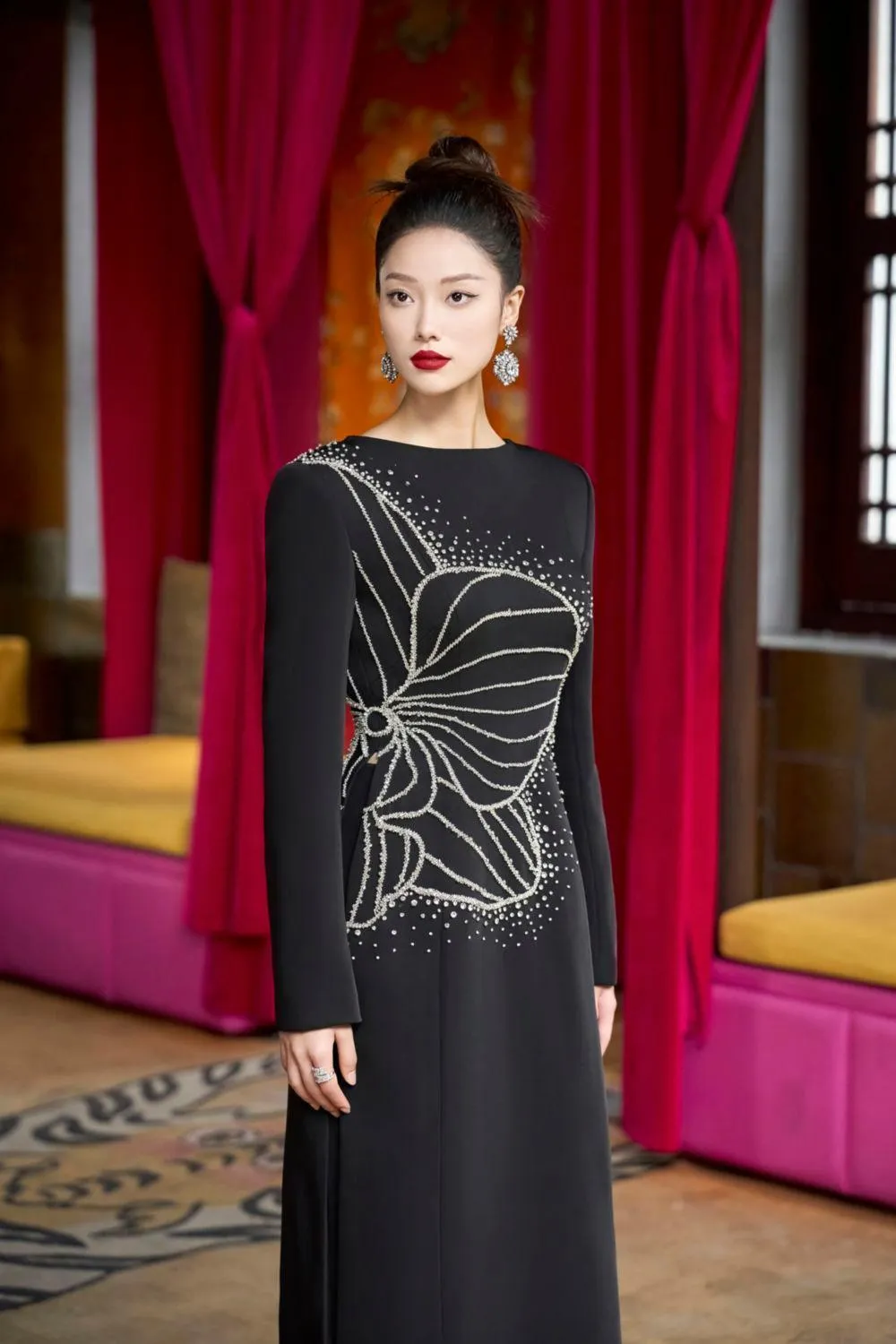 Magnif Sheath Boat Neck Velvet Satin Maxi Dress