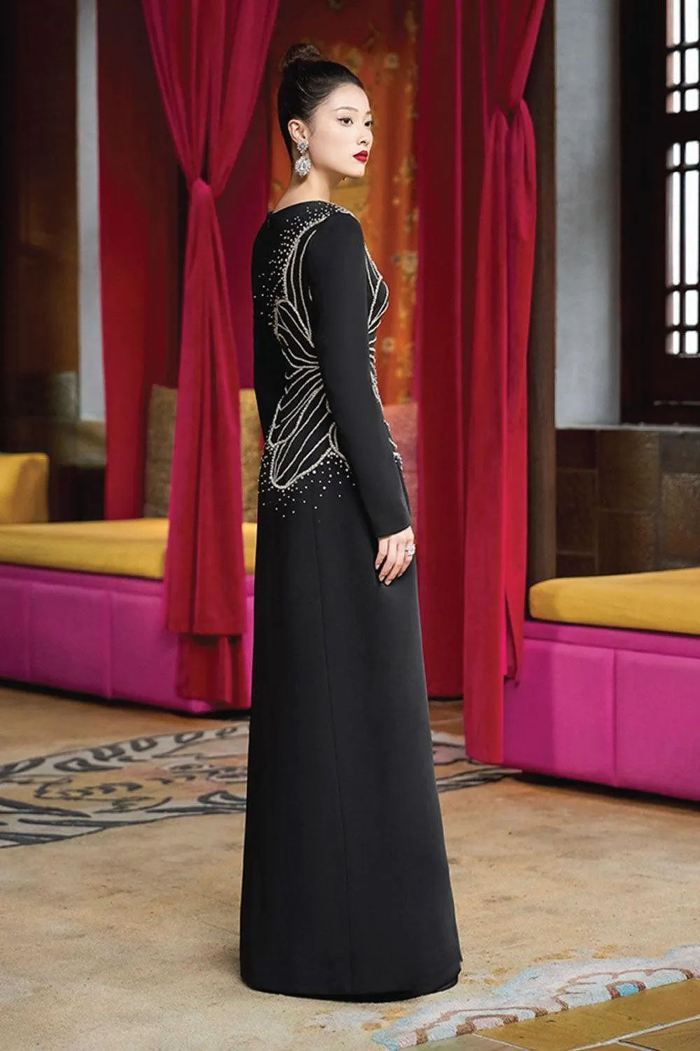 Magnif Sheath Boat Neck Velvet Satin Maxi Dress