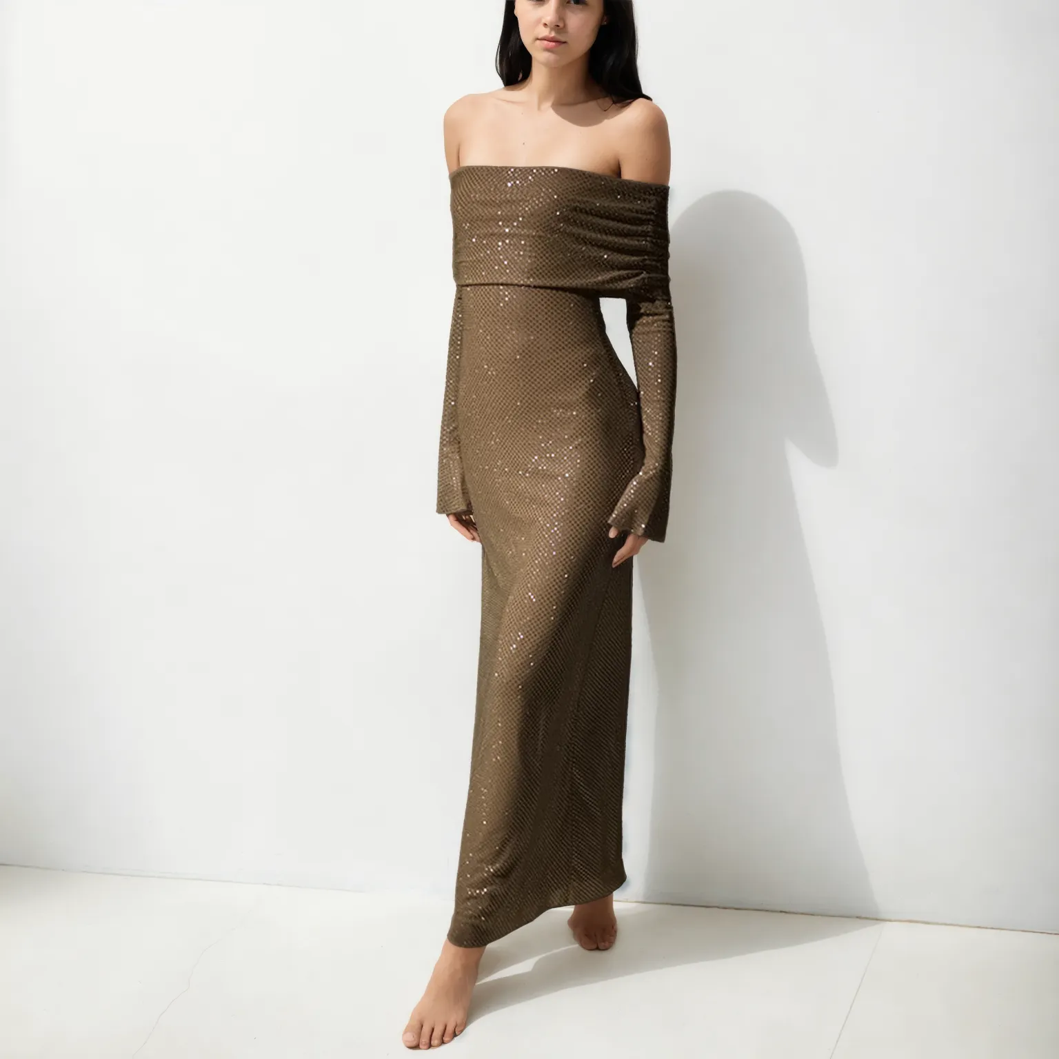 Sensual Sophistication: Maxi Dress with Package Hip, Elegant Panel Pressing