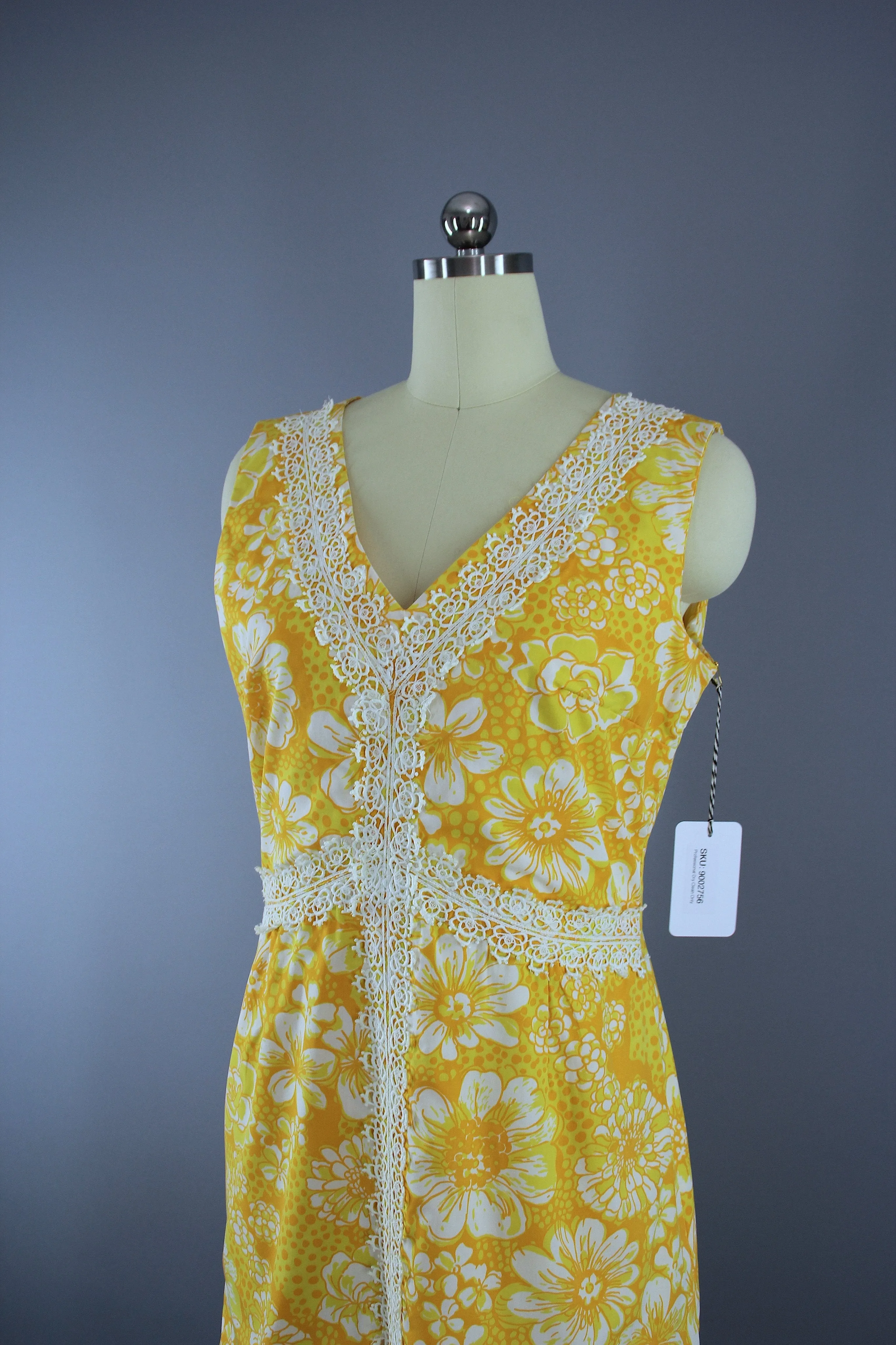 Vintage 1960s Shift Day Dress / Preppy Yellow Floral  Print